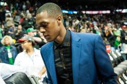 jiuyou sports-欧联今晚走向成谜；新奥尔良鹈鹕完成体检；管理层满意；控场能力受关注的简单介绍-jiuyou sports