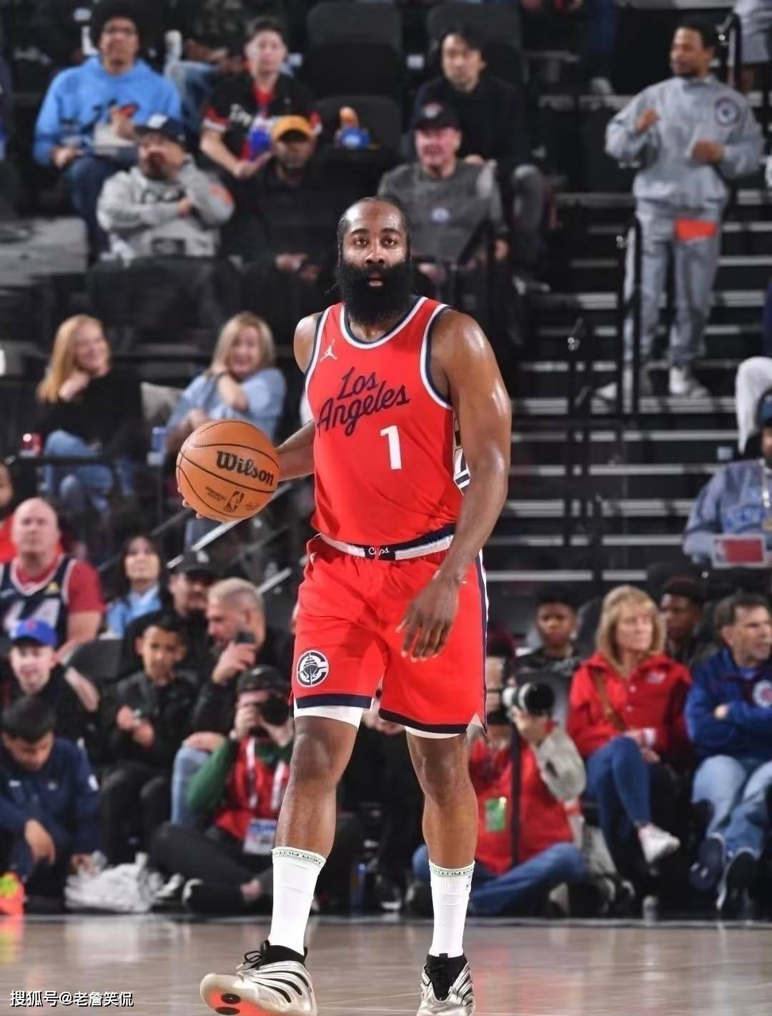 赛地聚焦——CBA常规赛窗口期热度飙升，门兴格拉德巴赫再遭质疑，更衣室稳定，球队文化再被提及的简单介绍